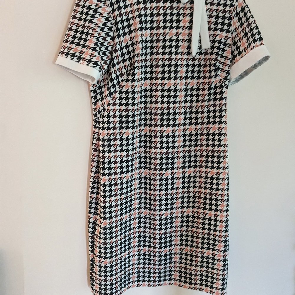 Textured Knee Length Bow Collar Dress